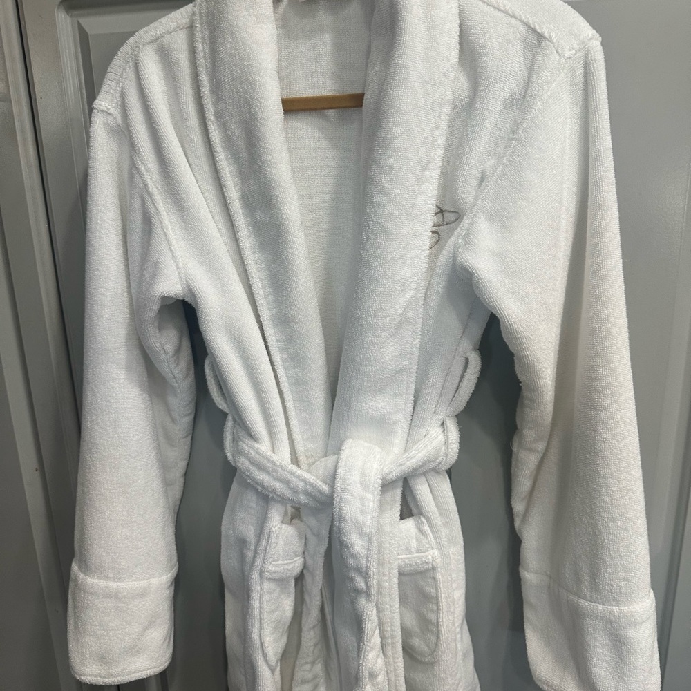 Pottery Barn Soft White Terry clothe Cotton Robe Spa